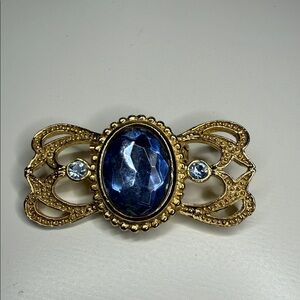 Vintage foil back Elegant Gold tone Blue oval Brooch pin beautiful bar pin